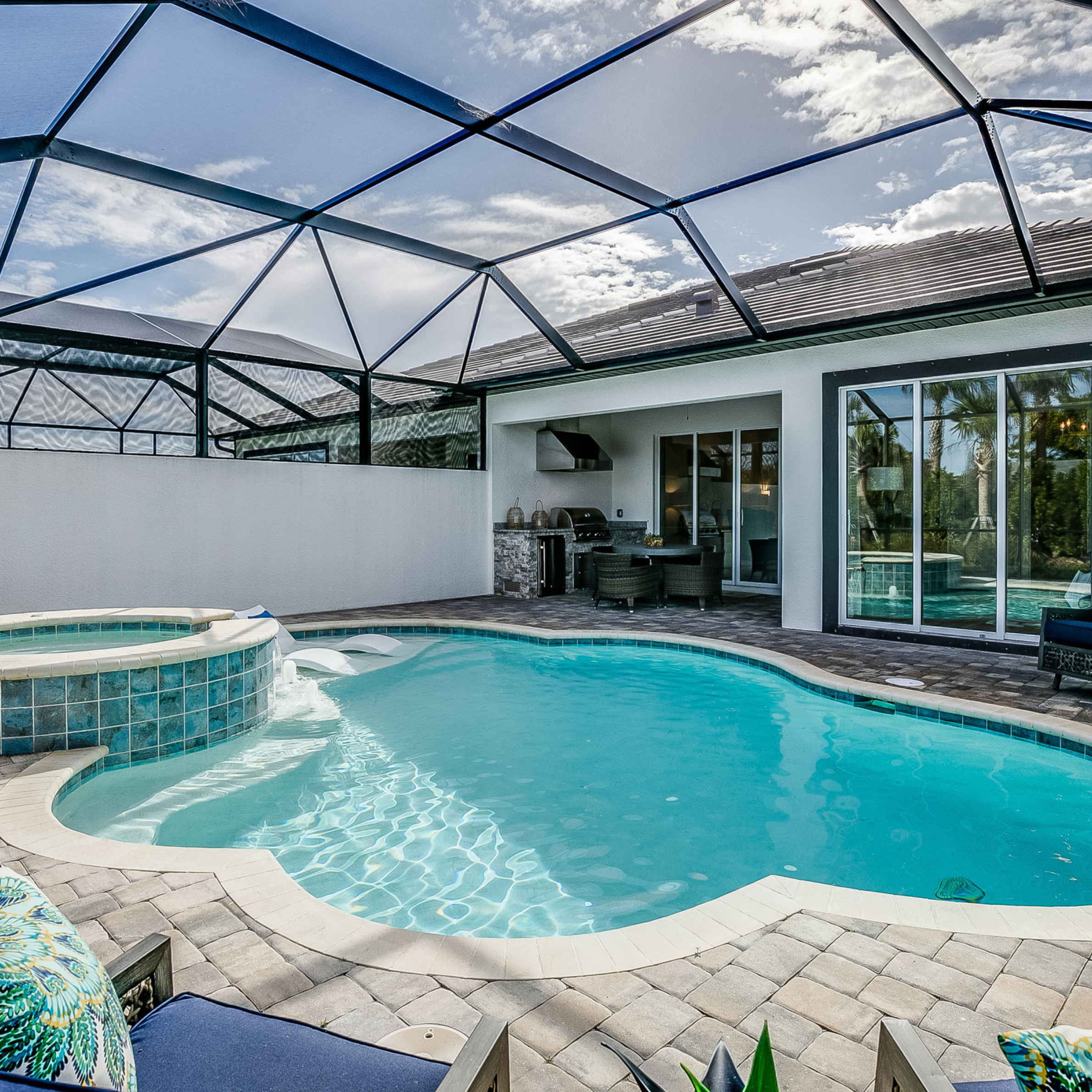 pool screen enclosure installation